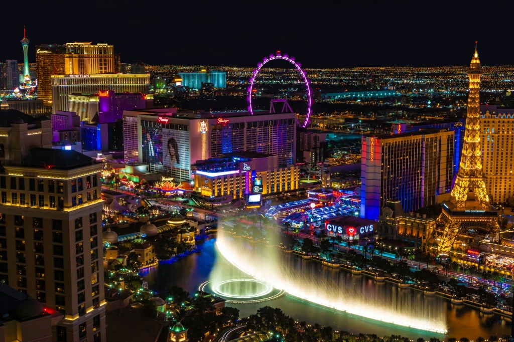 Bellagio fountains show on the Las Vegas Strip at night